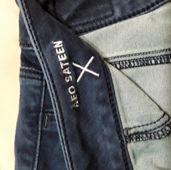 American Eagle size 2 jean skinny - Picture 3 of 6